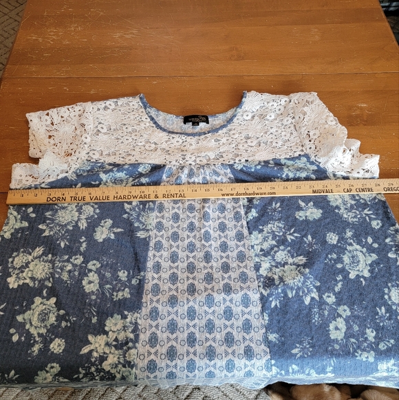 Suzanne Betro Womens Ivory & Blue Floral Lace Blouse Plus Size 4X - Picture 6 of 11